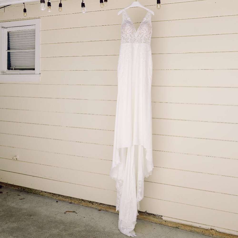 Classy Wedding Dress, Size 4-6